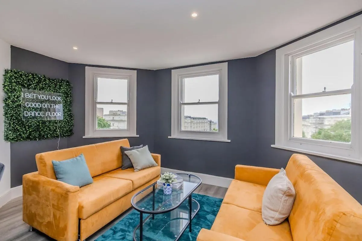 Beautiful Sea View And Allocated Free Parking 2 Bedroom Flat With Lift 布赖顿 公寓