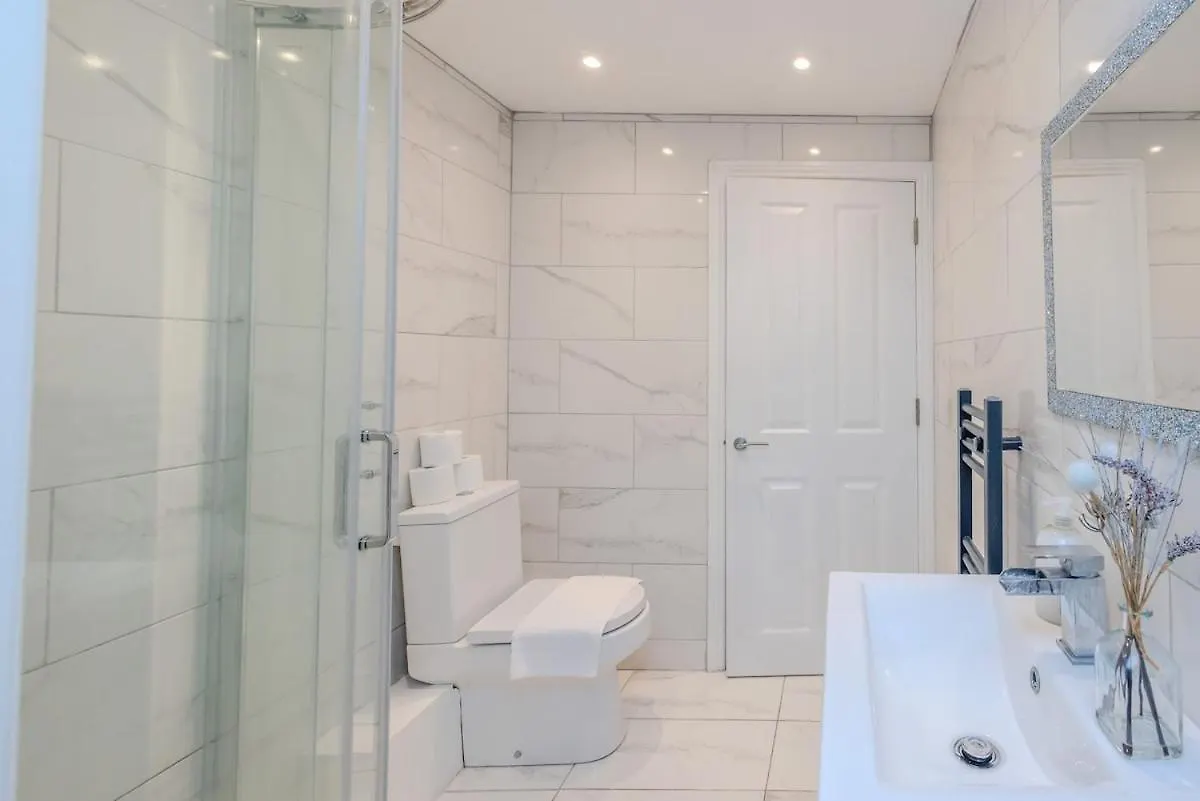 Beautiful Sea View And Allocated Free Parking 2 Bedroom Flat With Lift 布赖顿 公寓